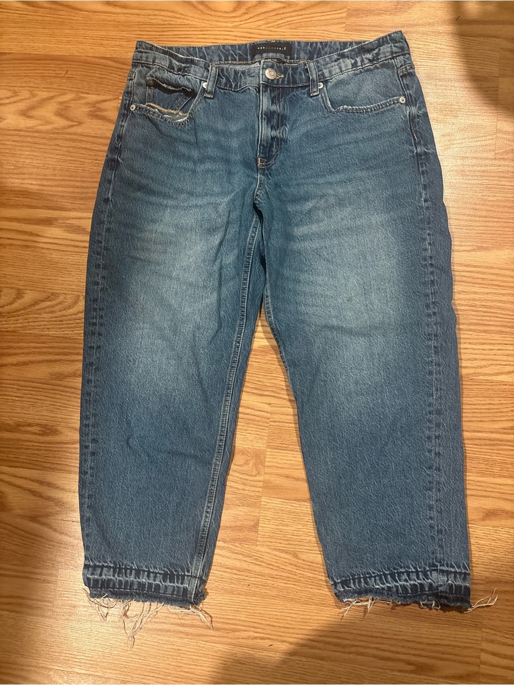 Aeropostale Woman’s Relaxed Jeans Low Rise Baggy Crop in Mid Blue Wash size 12R